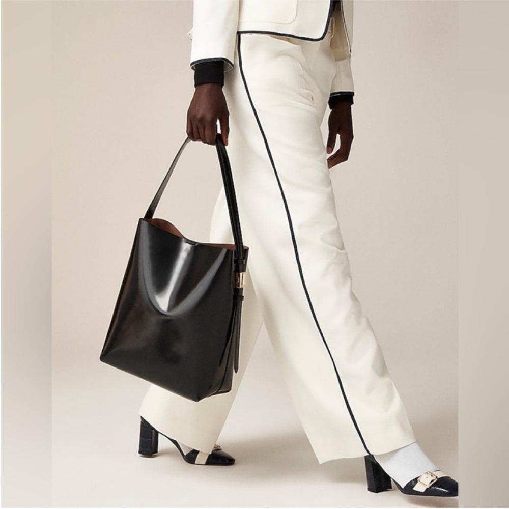 NEW J. CREW Edie bucket bag in black Italian leather $268 CB969 work bag office